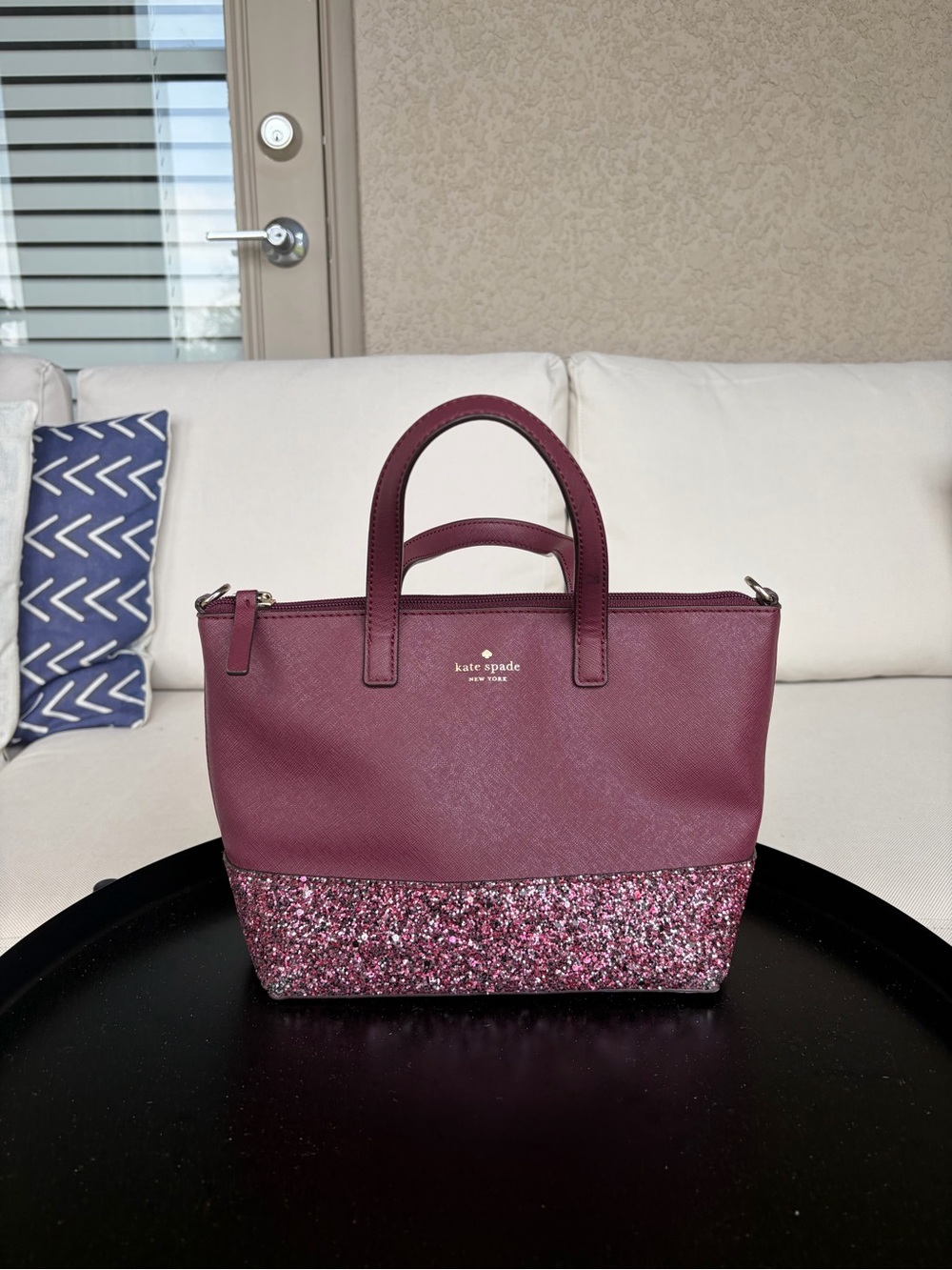 Kate Spade Small Greta court Ina Glitter Crossbody Bag Handbag Cherrywood Maroon - Picture 5 of 13